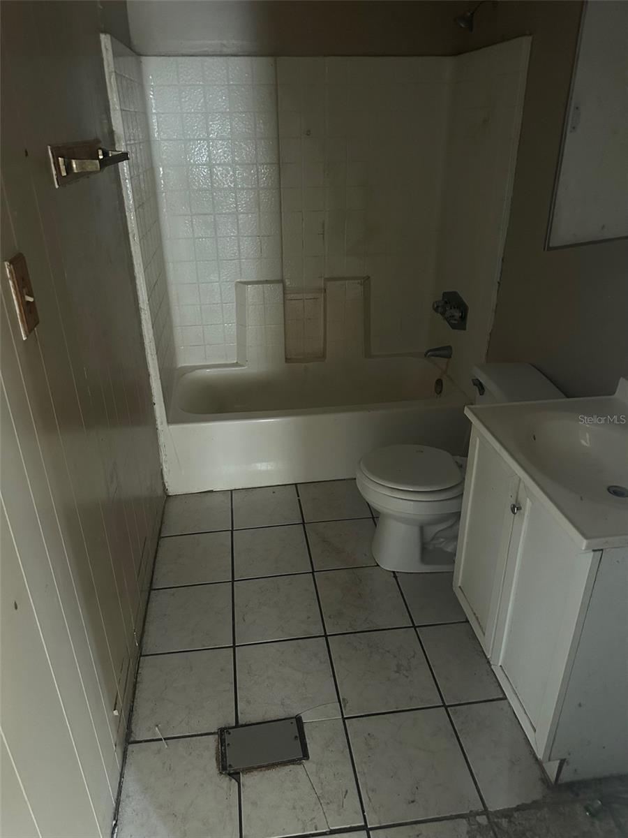 8102 N 14TH ST, TAMPA, FL, 33604