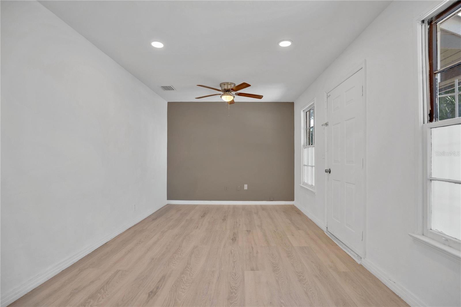 820 HOFFNER AVE, ORLANDO, FL, 32809