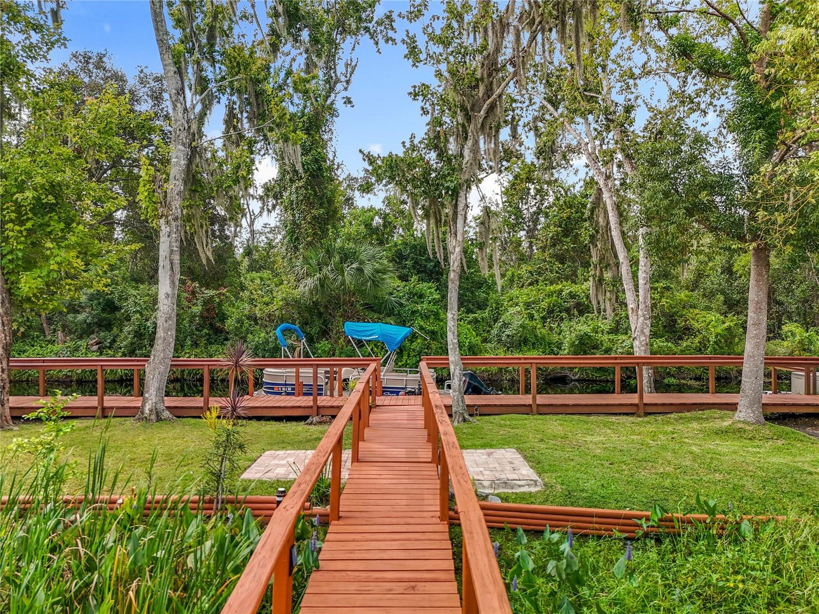 3233 MYAKKA RIVER RD, TAVARES, FL, 32778