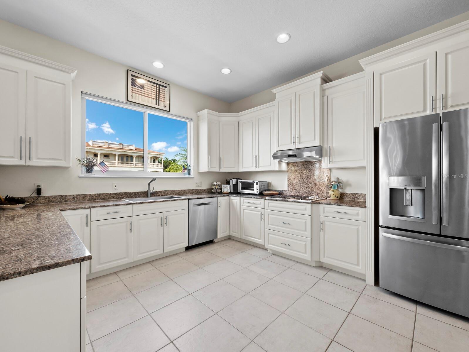 A4668083 Property Photo