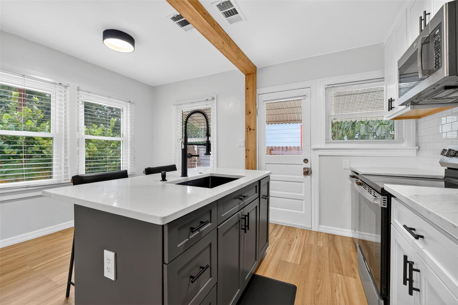 2501 OAKDALE ST S, ST PETERSBURG, FL, 33705