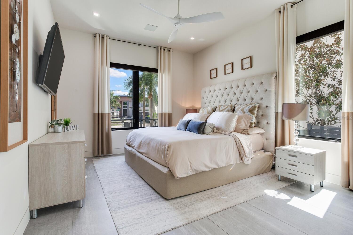 TB8436665 Property Photo