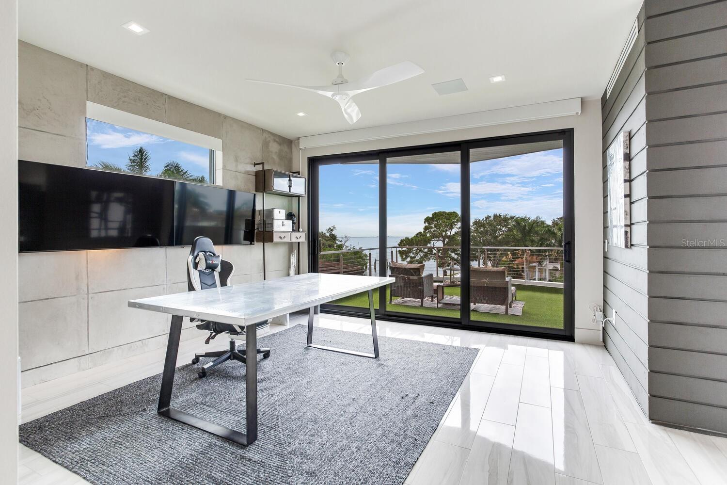 TB8436665 Property Photo