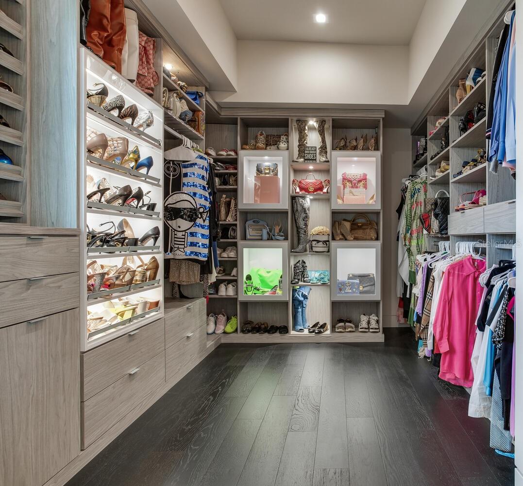 TB8436665 Property Photo