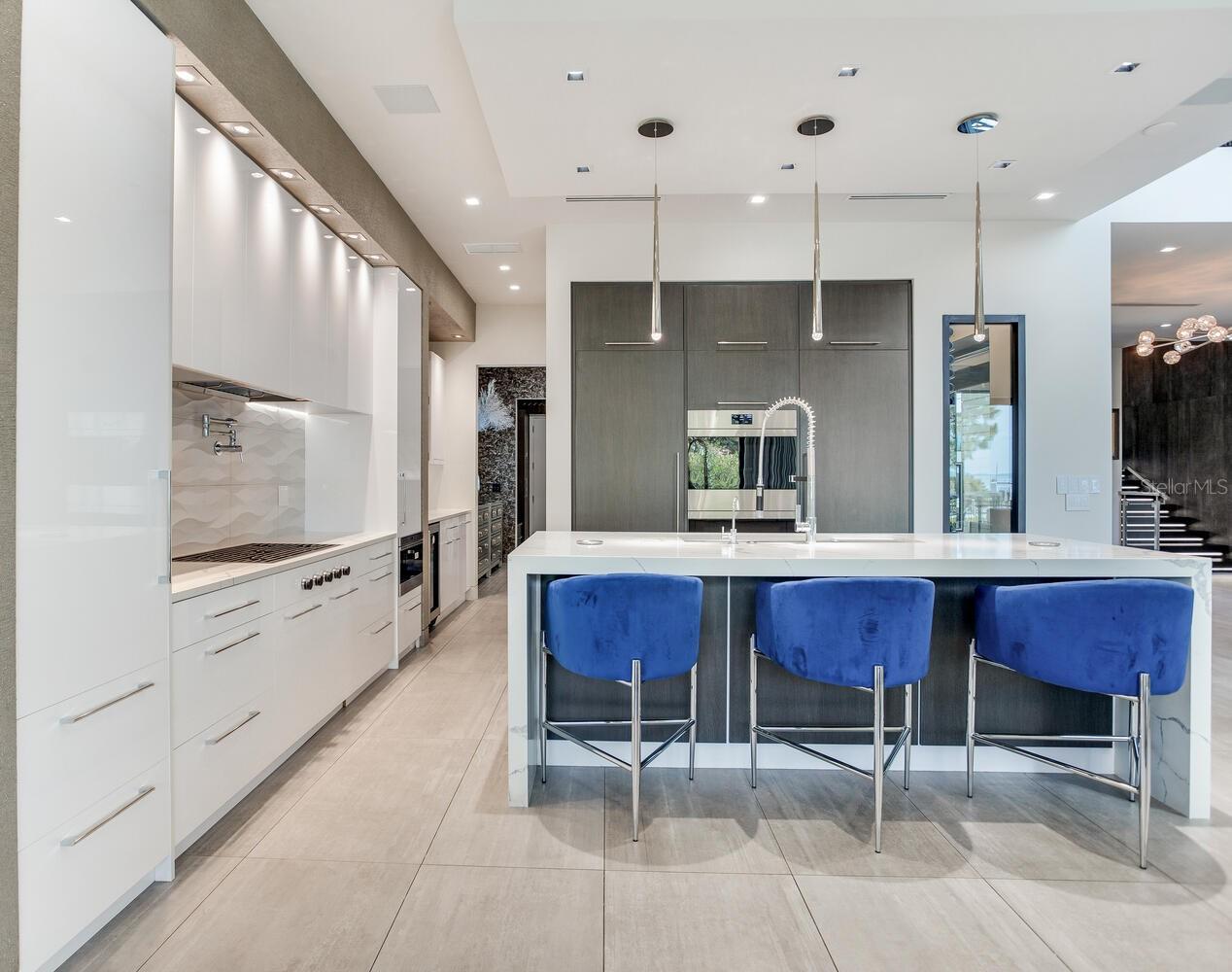 TB8436665 Property Photo