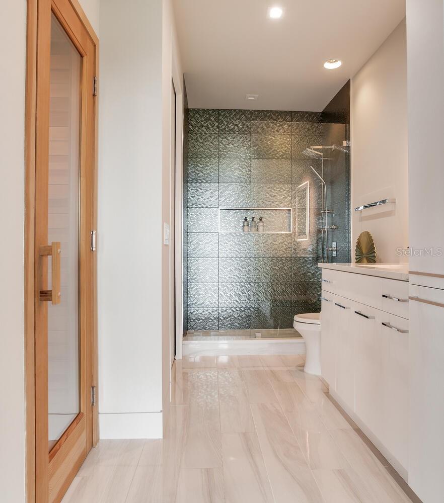 TB8436665 Property Photo