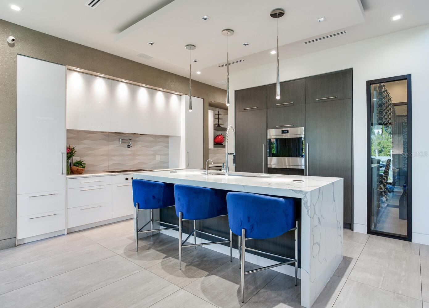 TB8436665 Property Photo