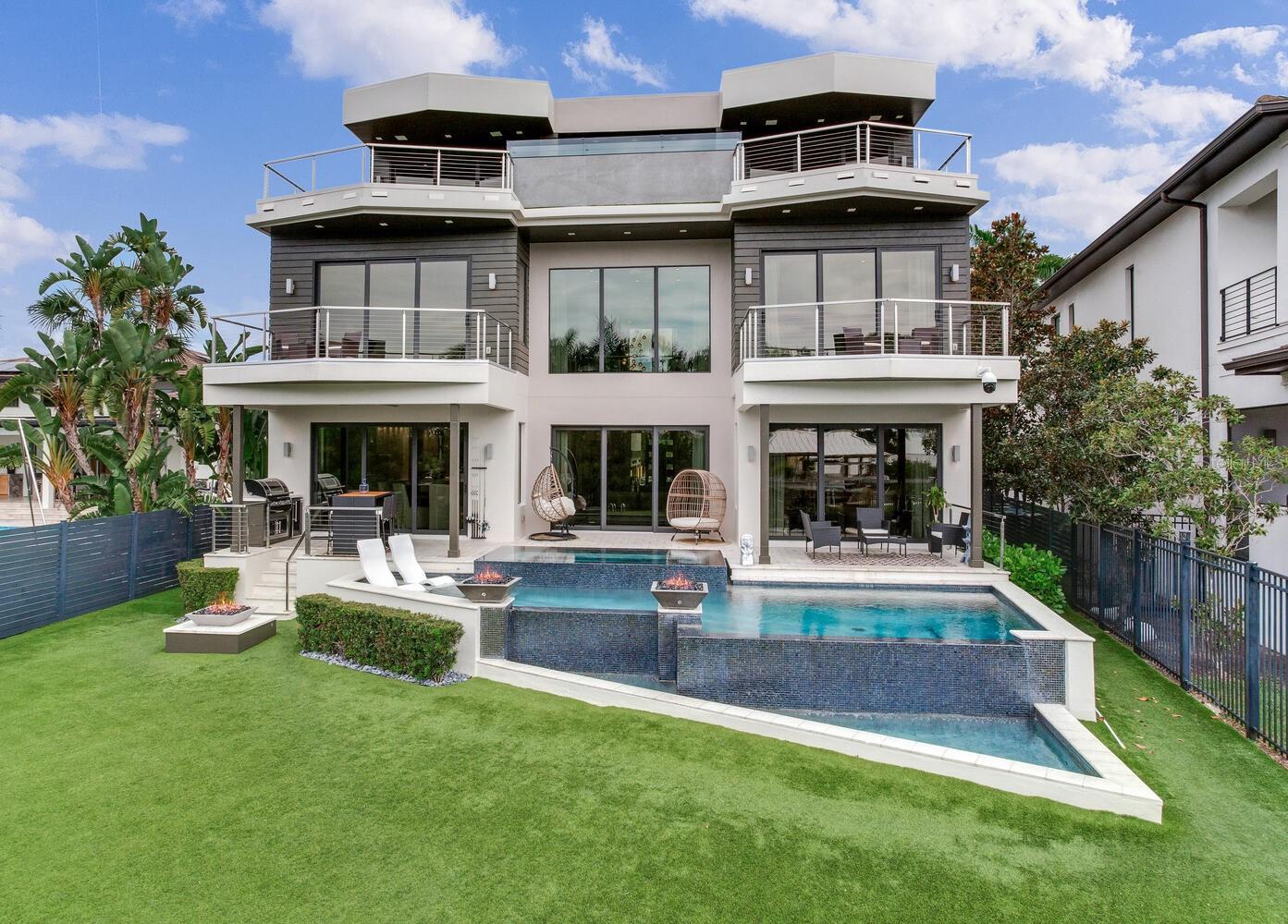 TB8436665 Property Photo