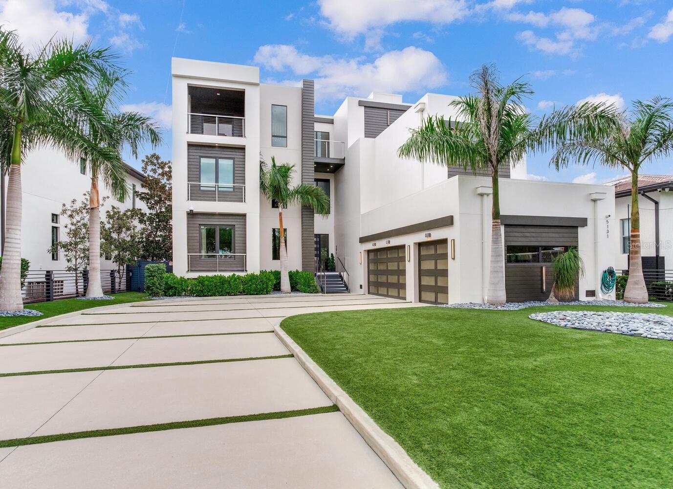 TB8436665 Property Photo