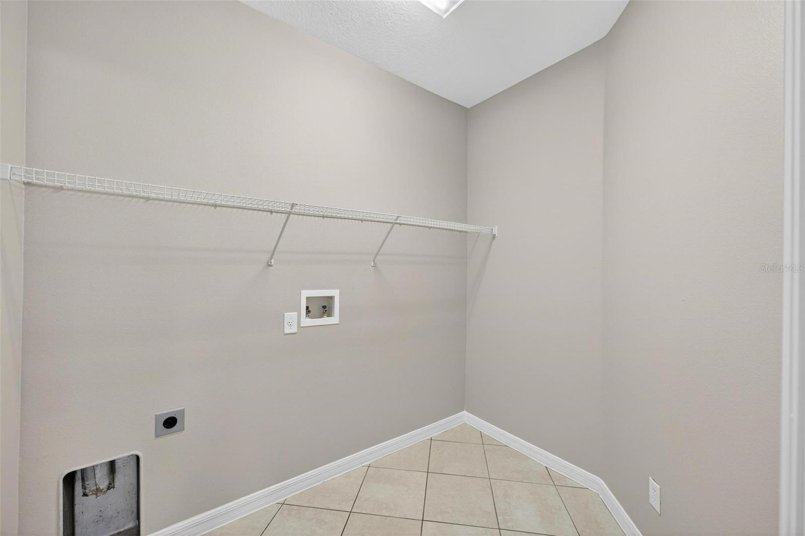 1412 LONGVILLE CIR, TAVARES, FL, 32778