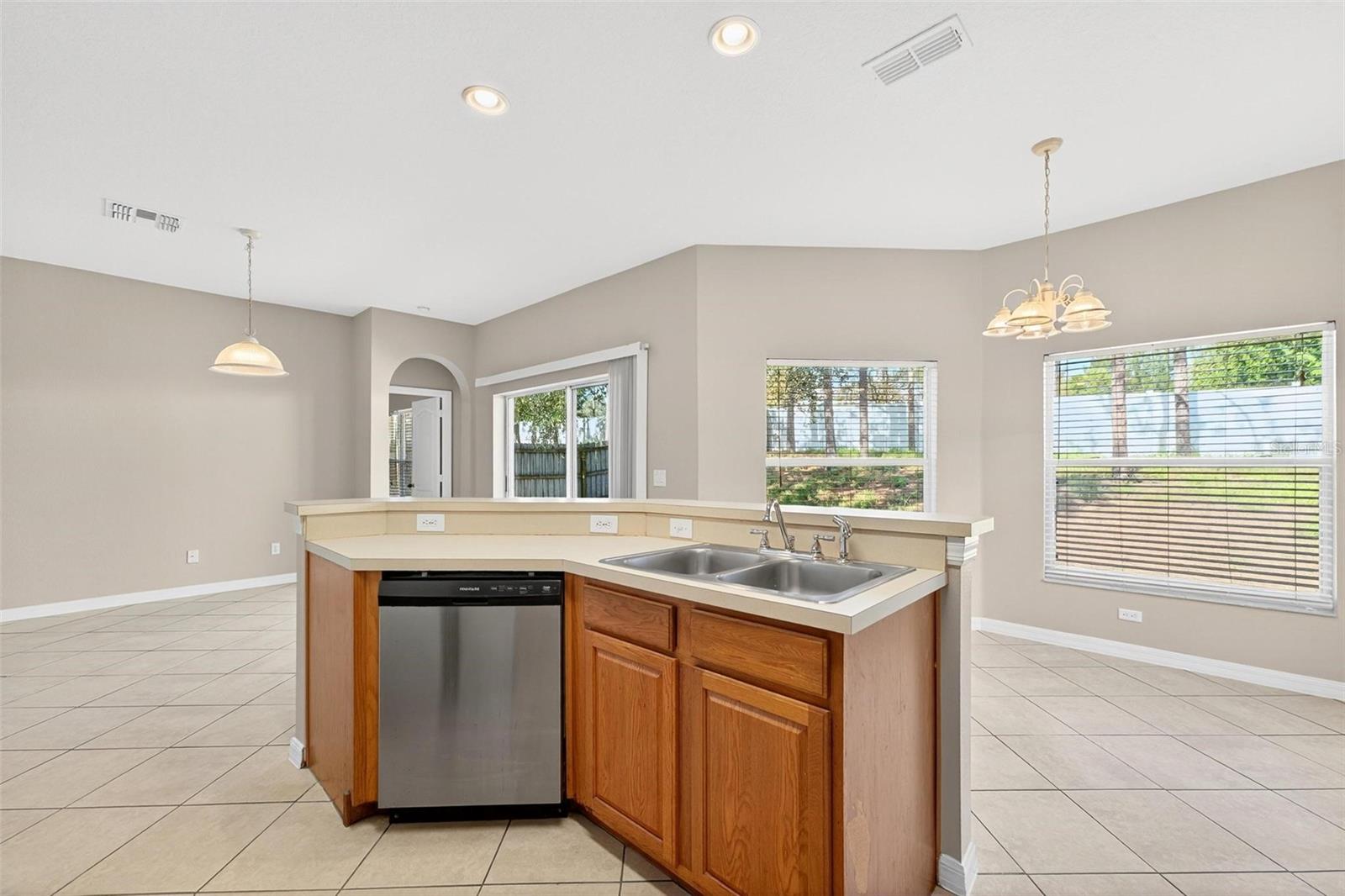 1412 LONGVILLE CIR, TAVARES, FL, 32778