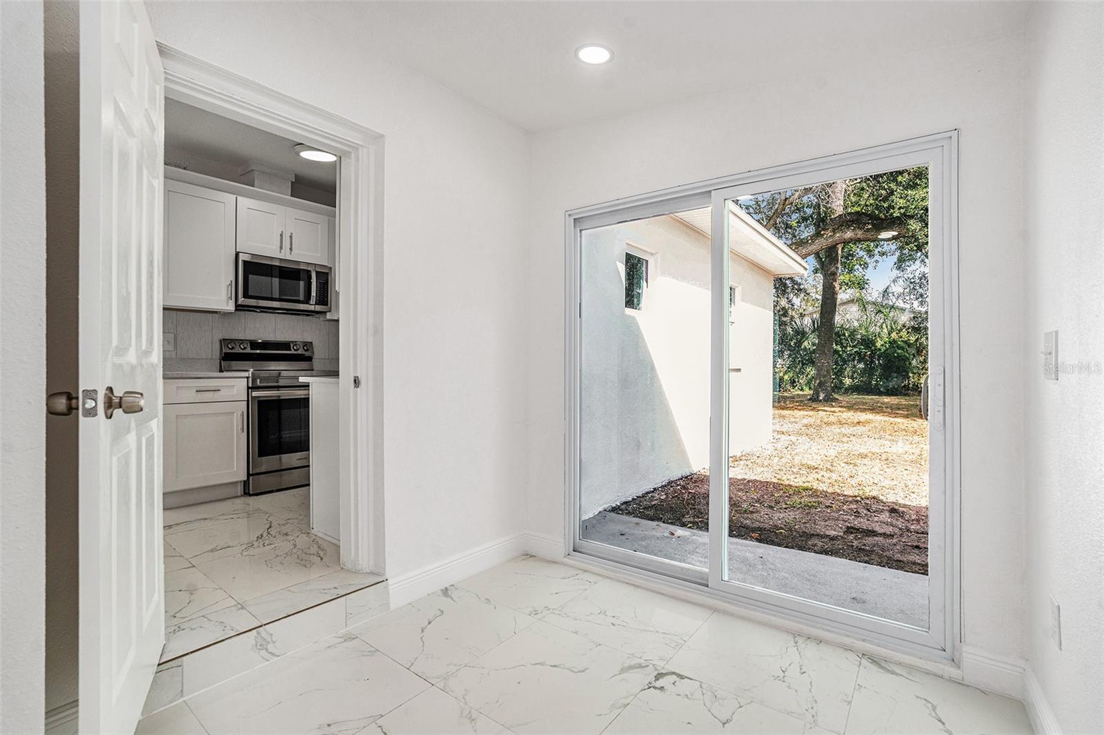 9511 N WILLOW AVE, TAMPA, FL, 33612