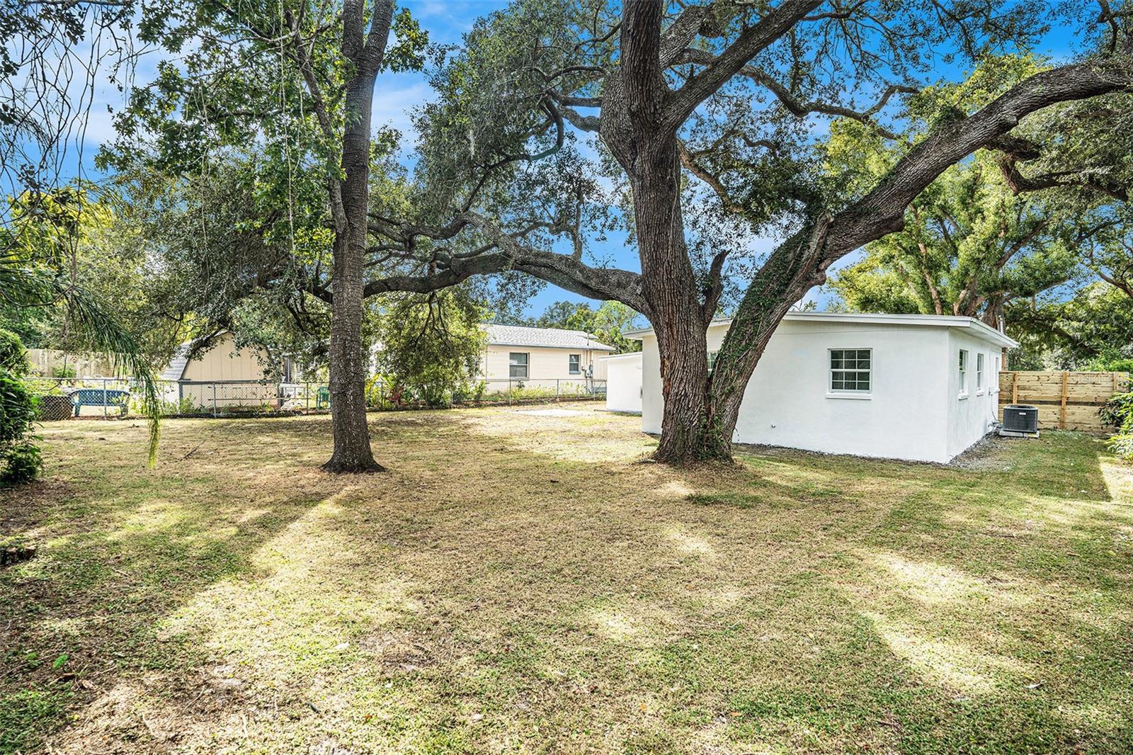 9511 N WILLOW AVE, TAMPA, FL, 33612