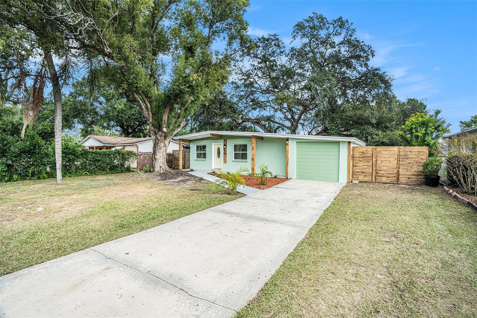 9511 N WILLOW AVE, TAMPA, FL, 33612