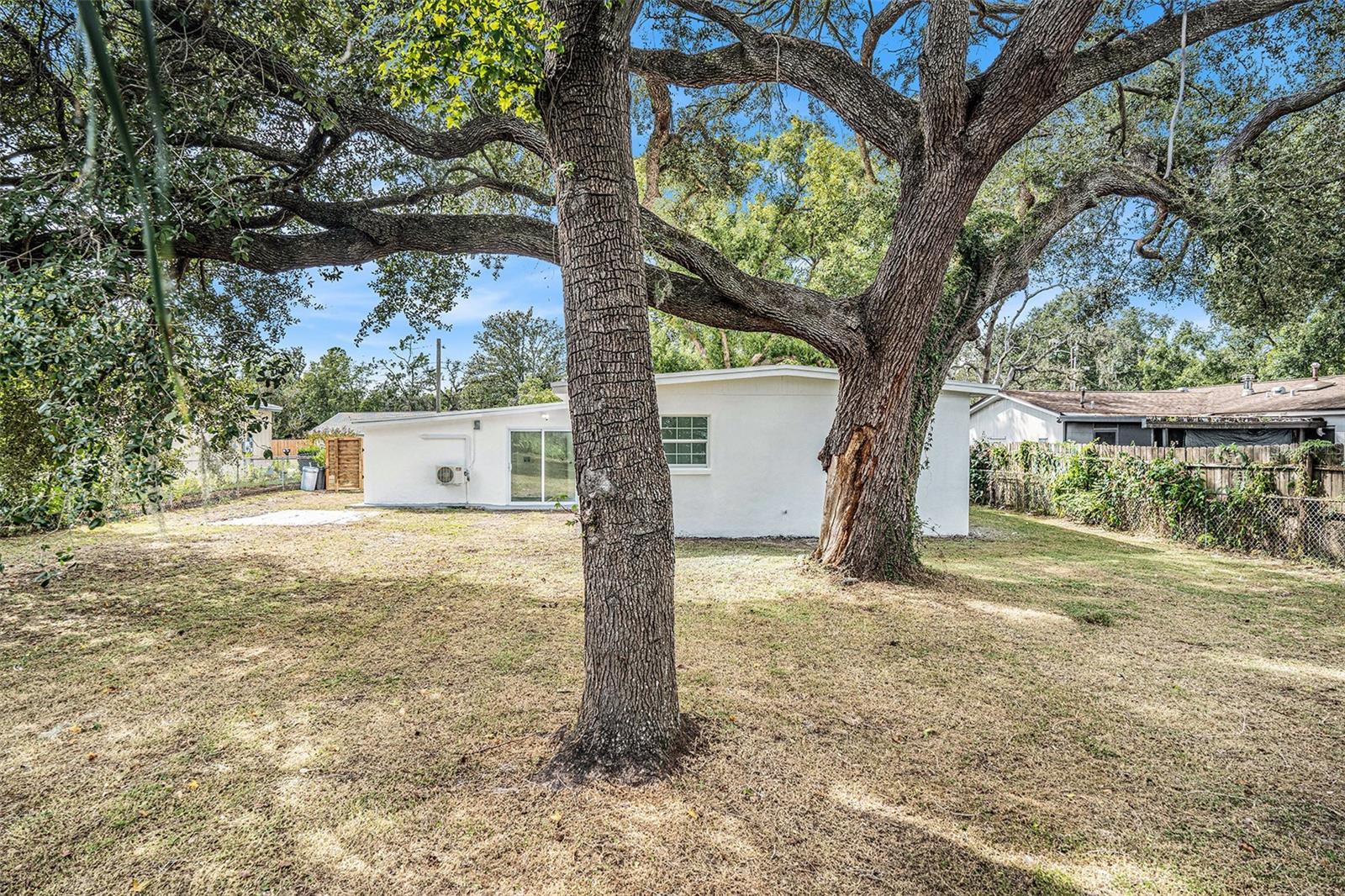 9511 N WILLOW AVE, TAMPA, FL, 33612