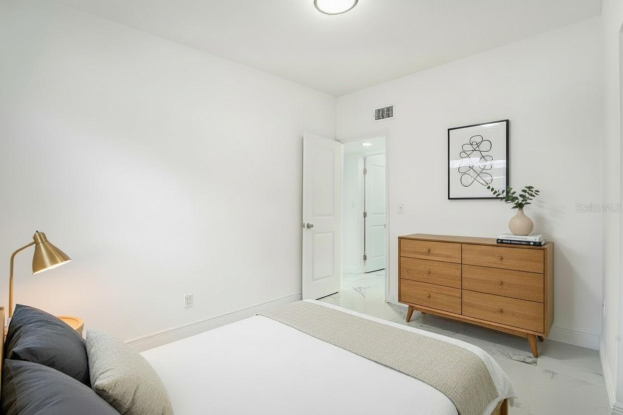 9511 N WILLOW AVE, TAMPA, FL, 33612