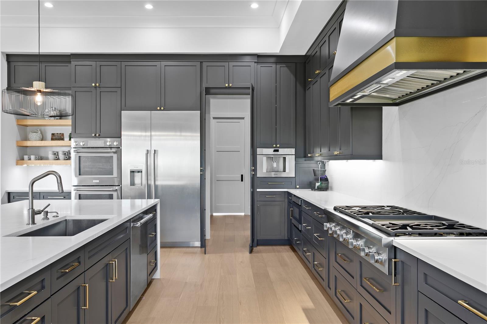 4300 BAYSHORE BLVD NE, ST PETERSBURG, FL, 33703