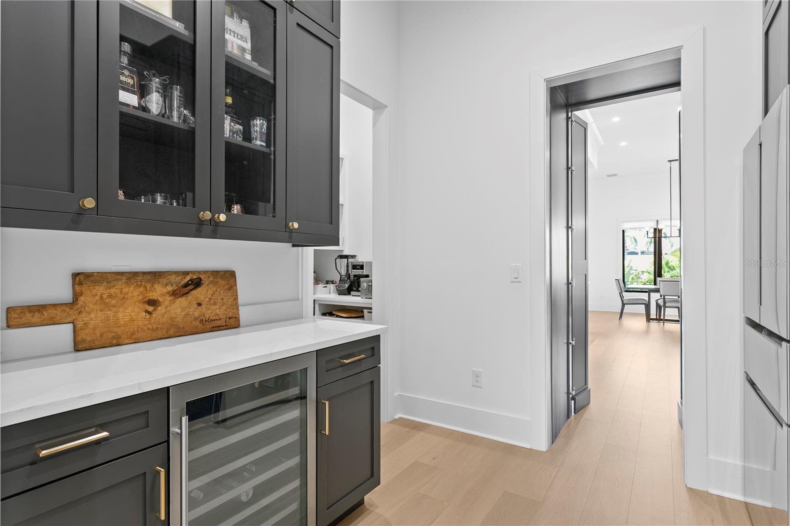 4300 BAYSHORE BLVD NE, ST PETERSBURG, FL, 33703