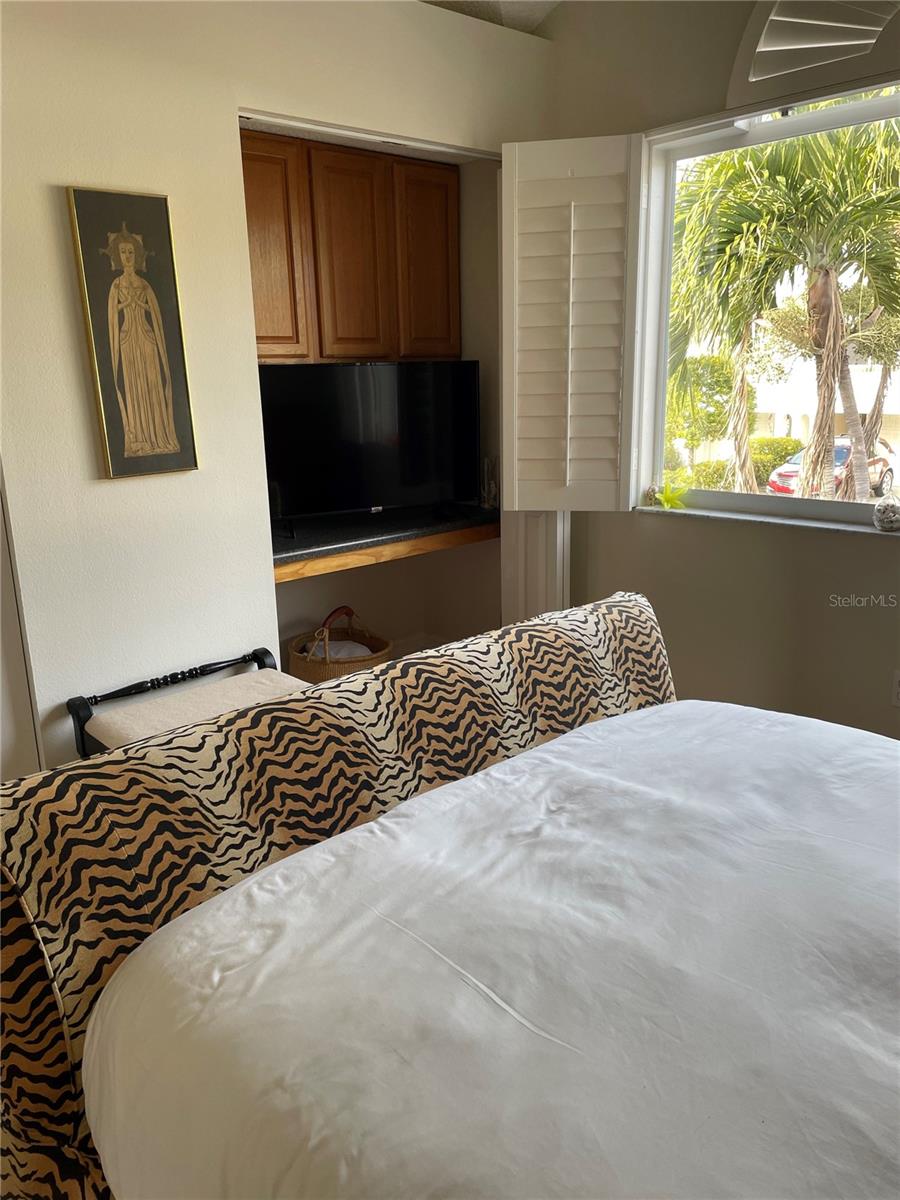 323 MADEIRA CIR, TIERRA VERDE, FL, 33715