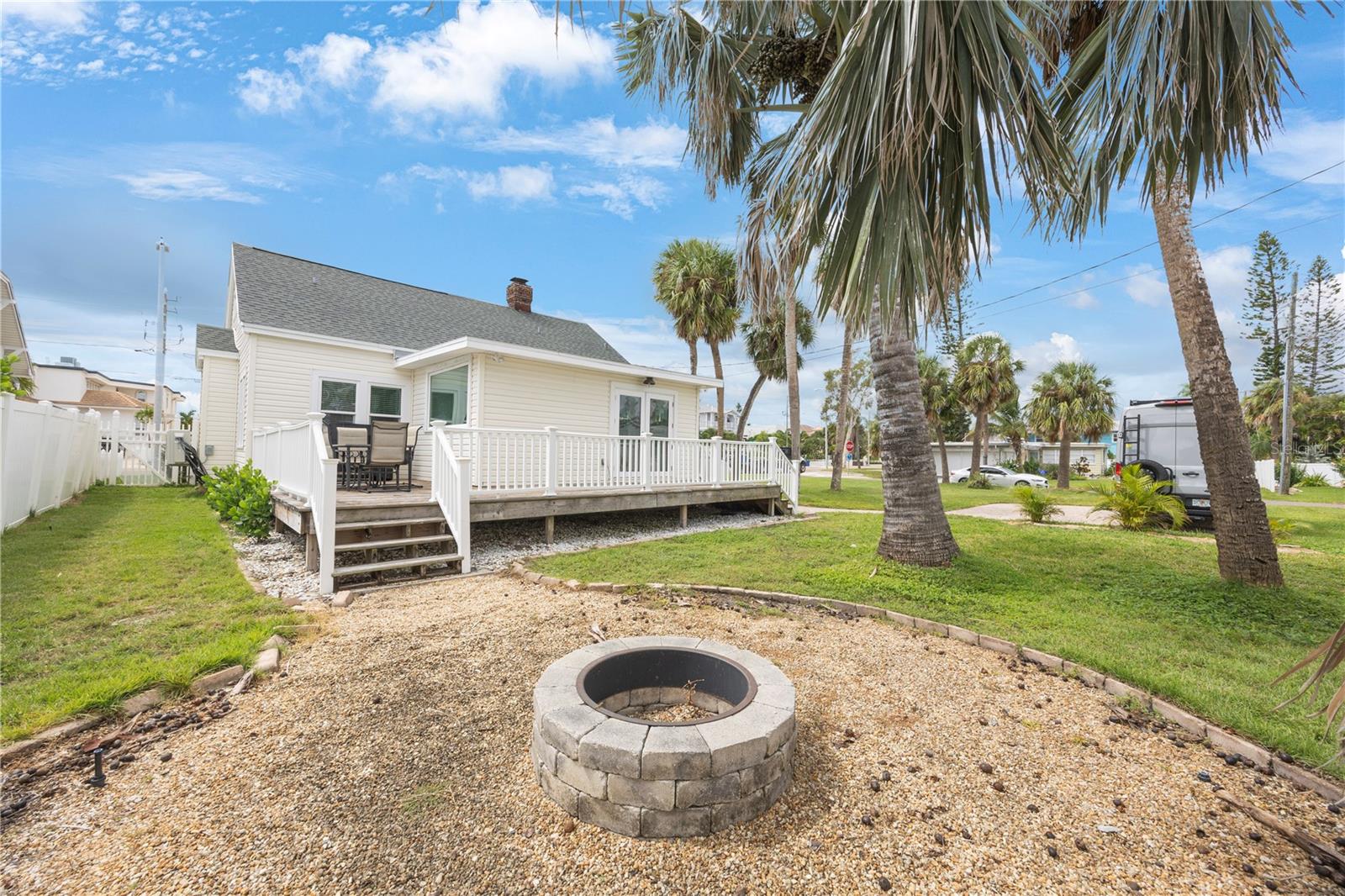 15565 GULF BLVD, REDINGTON BEACH, FL, 33708