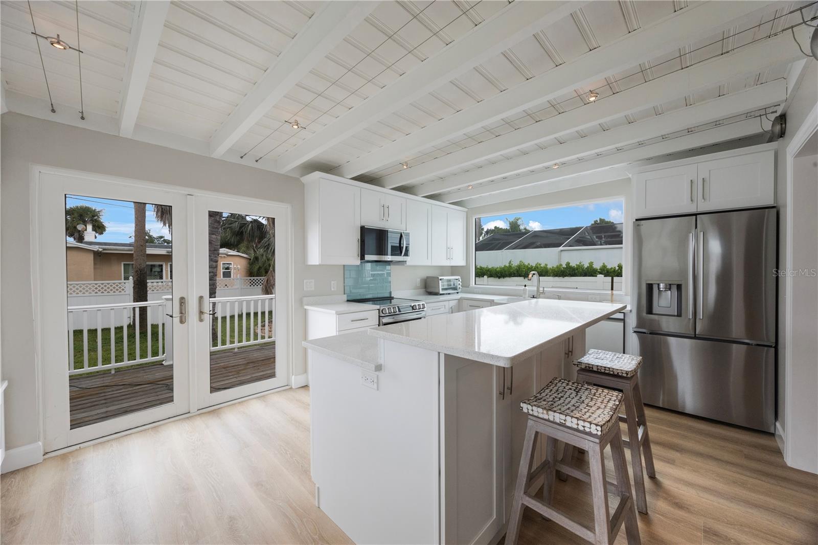 15565 GULF BLVD, REDINGTON BEACH, FL, 33708