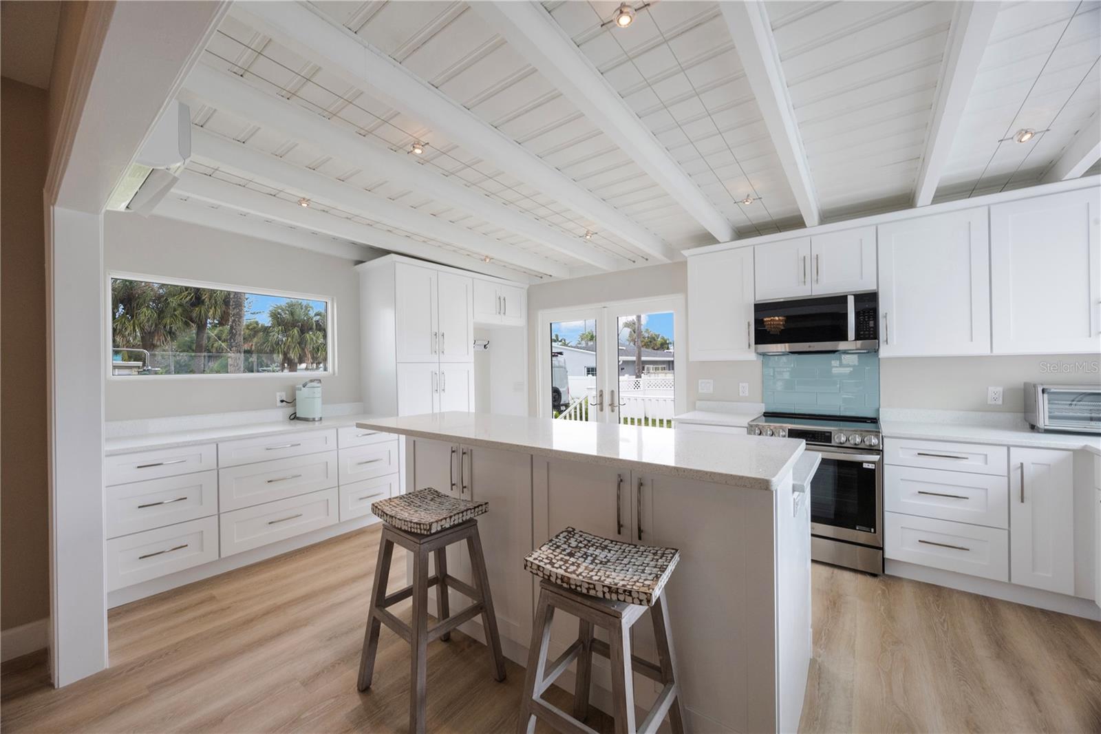 15565 GULF BLVD, REDINGTON BEACH, FL, 33708