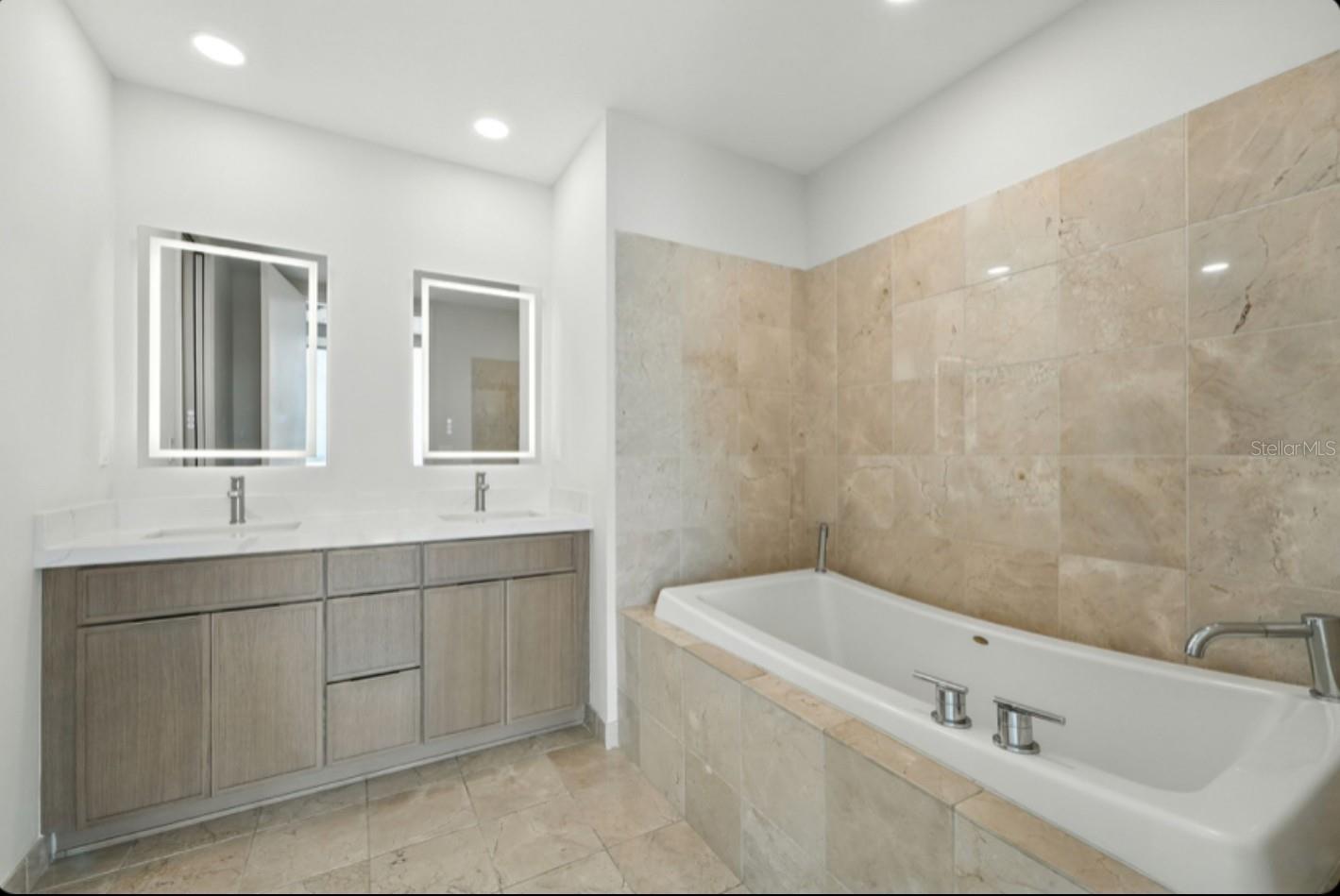 150 E ROBINSON ST #2102, ORLANDO, FL, 32801