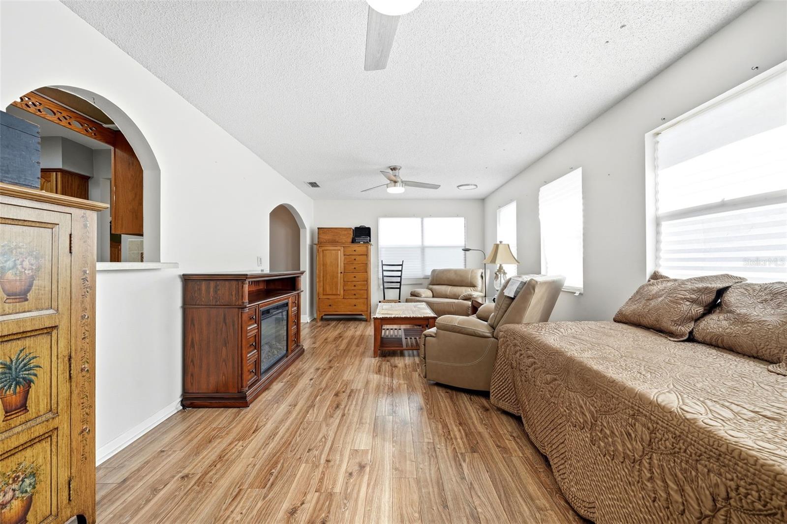 1501 NEW ABBEY AVE, LEESBURG, FL, 34788