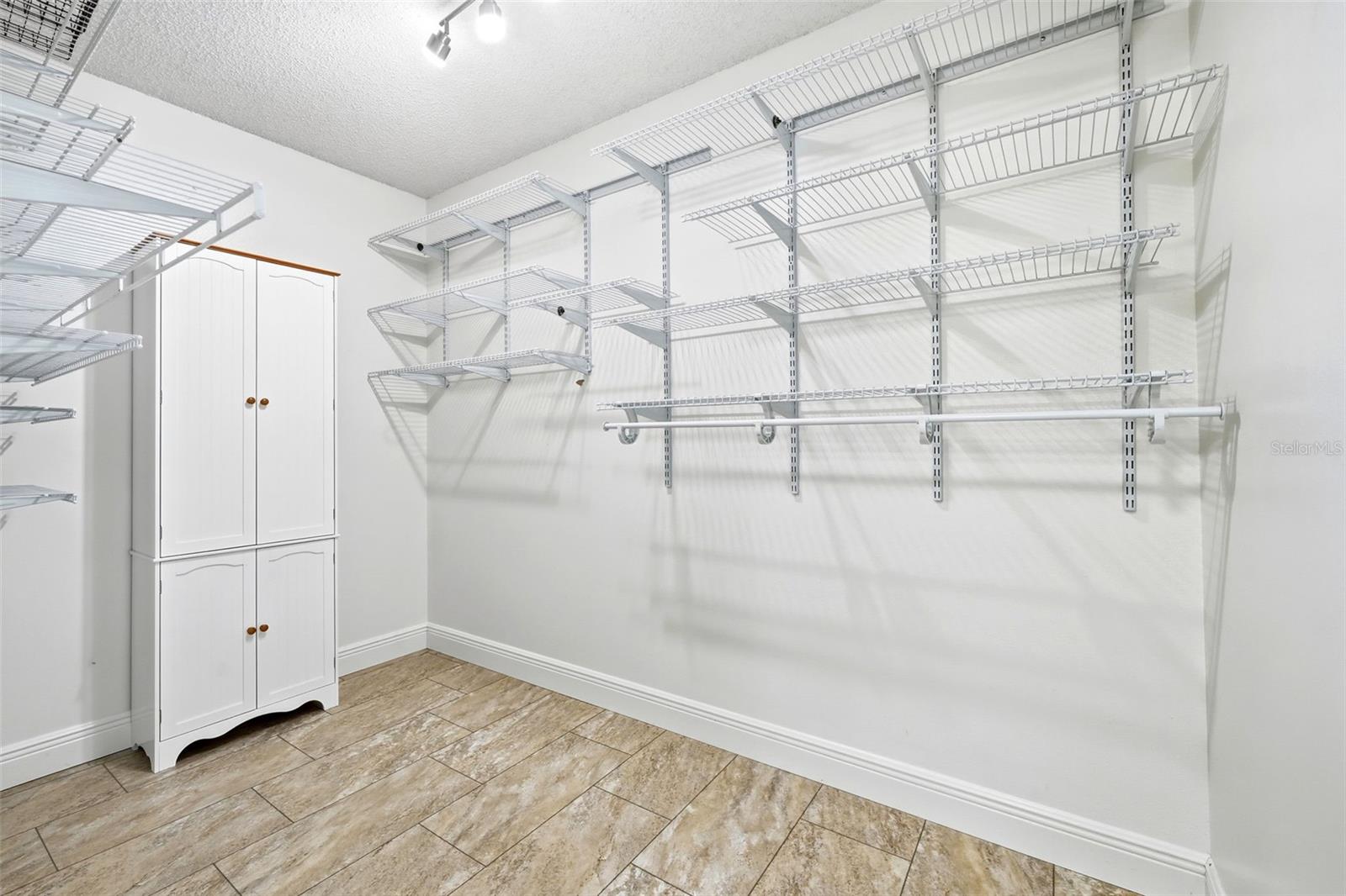 1501 NEW ABBEY AVE, LEESBURG, FL, 34788