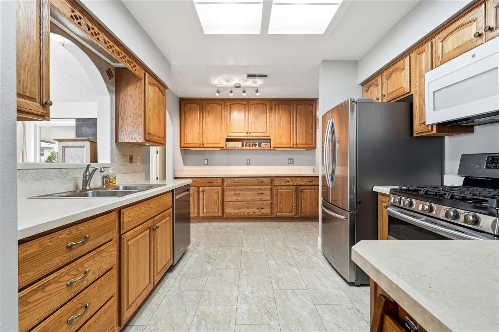 1501 NEW ABBEY AVE, LEESBURG, FL, 34788