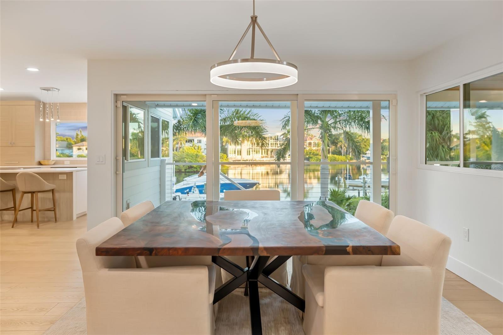 A4668094 Property Photo