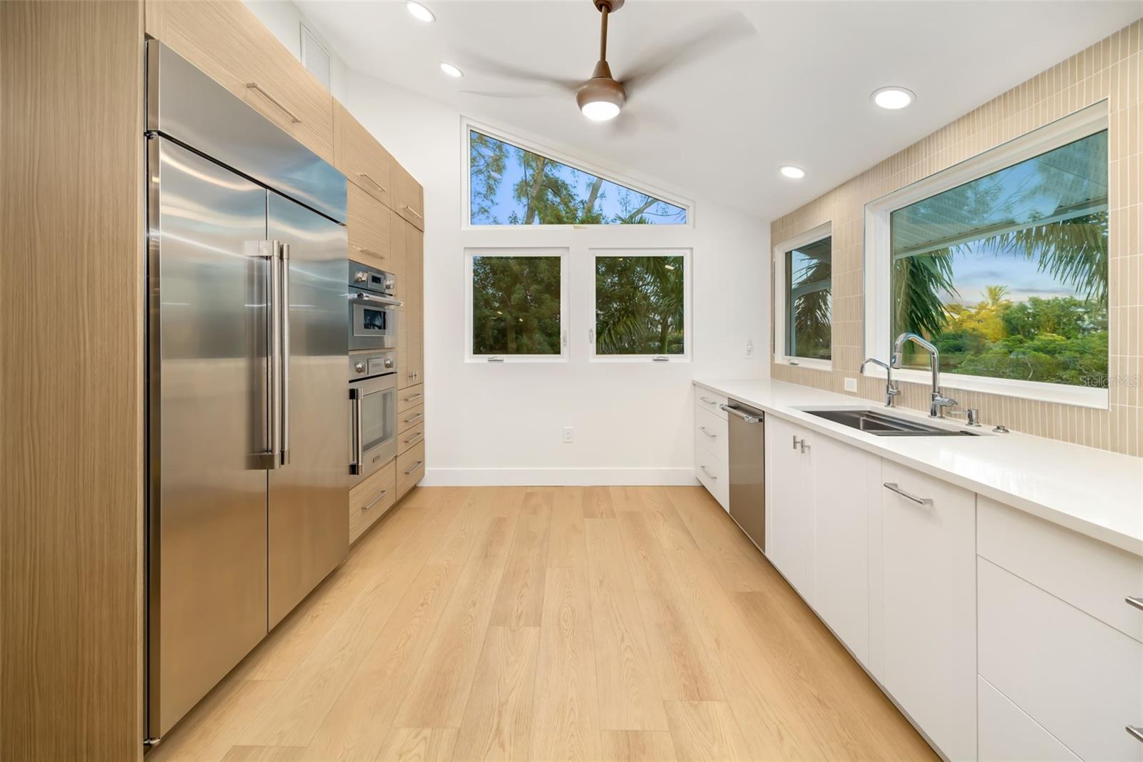 A4668094 Property Photo