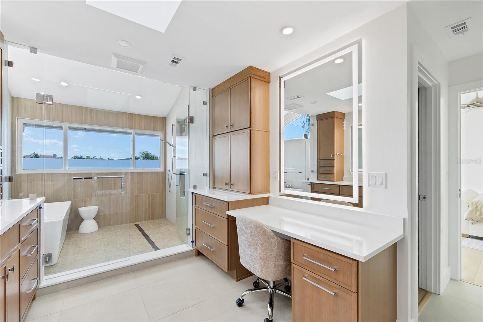 A4668094 Property Photo