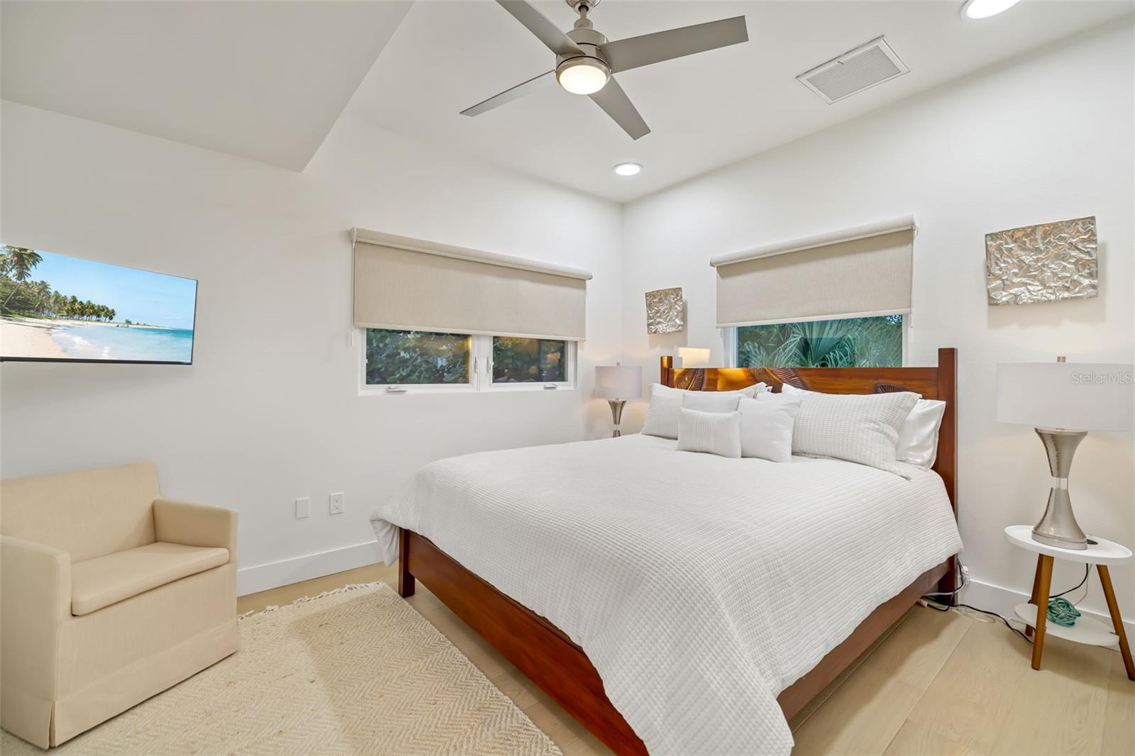 A4668094 Property Photo