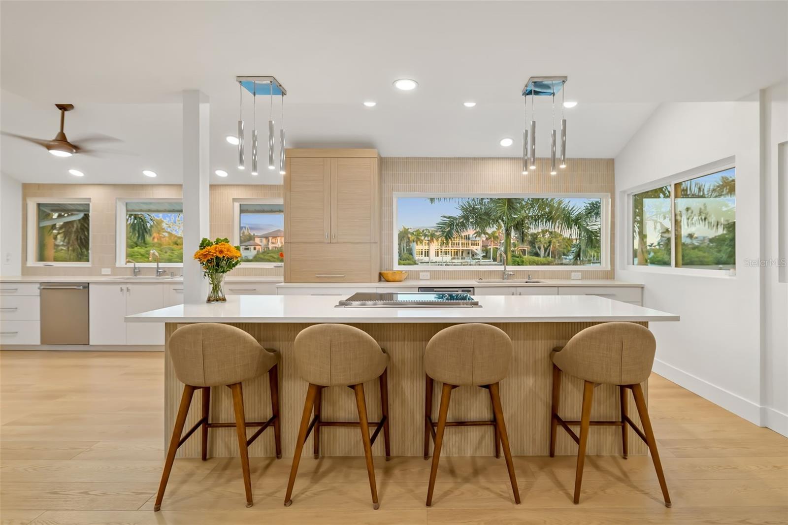 A4668094 Property Photo