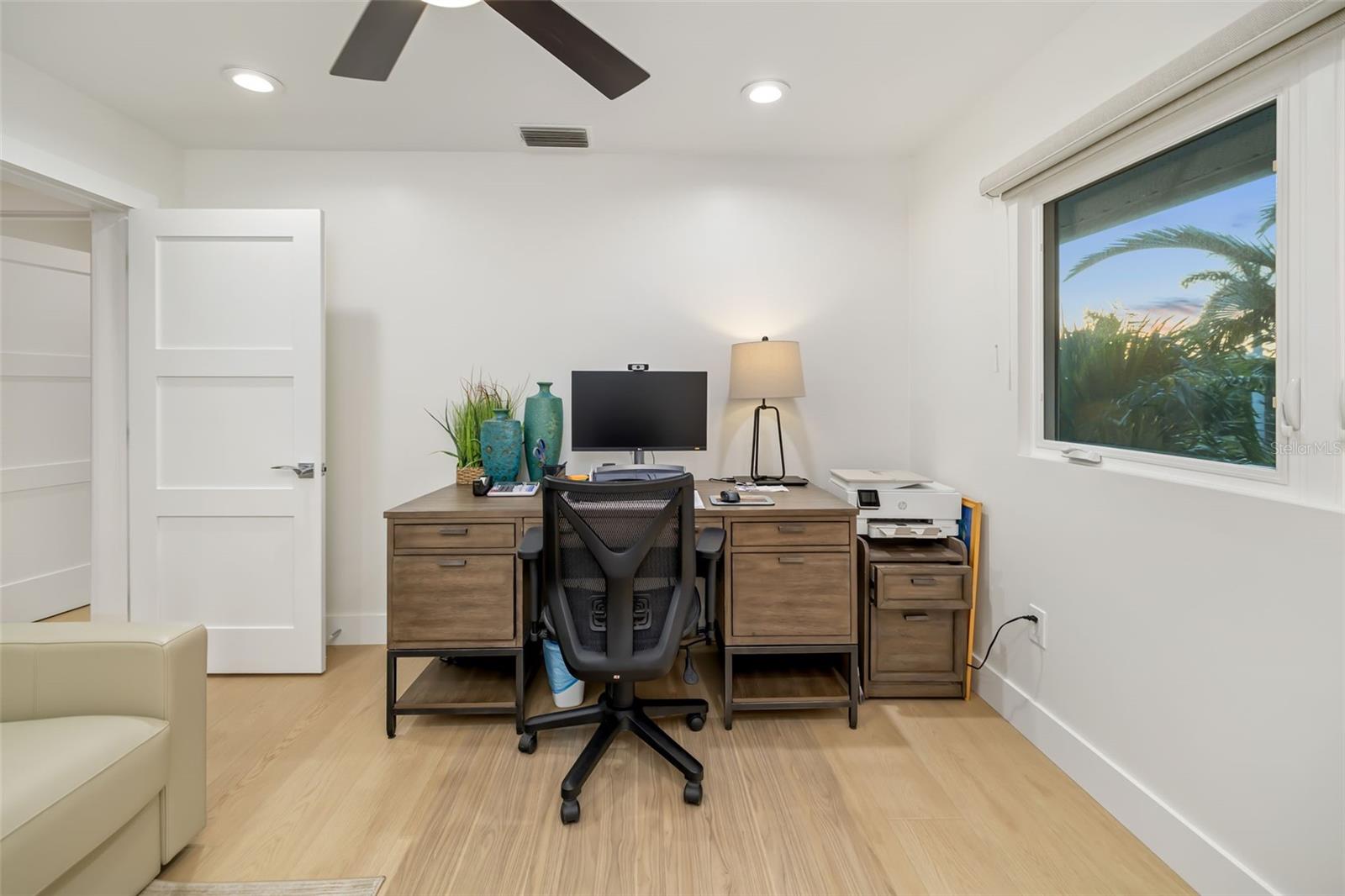 A4668094 Property Photo