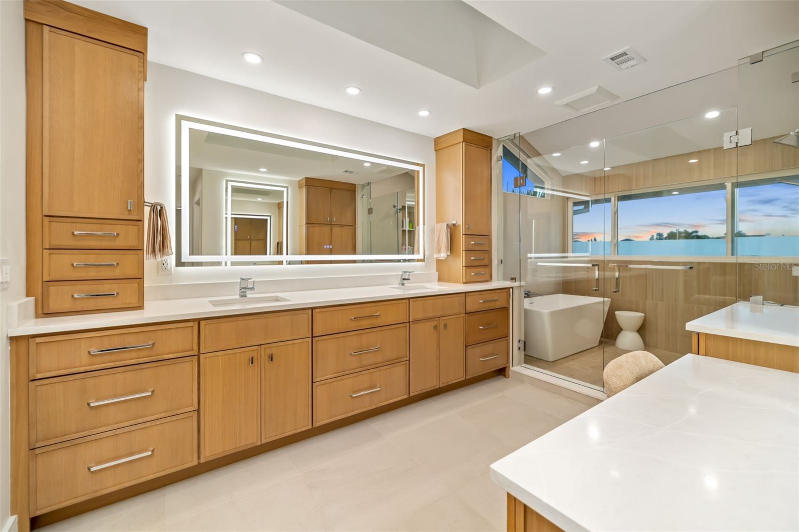 A4668094 Property Photo