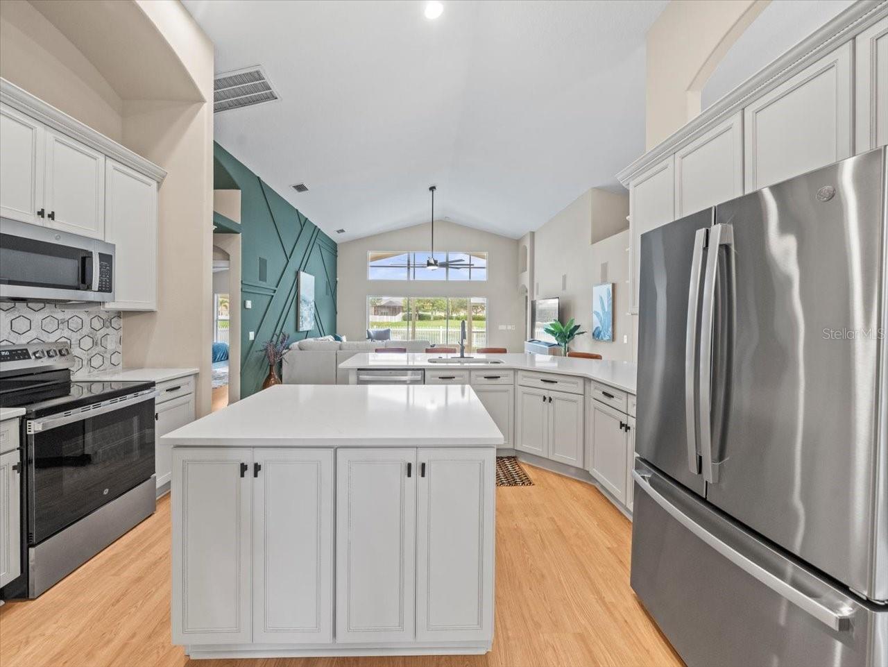 6840 SPARKLING WAY, WESLEY CHAPEL, FL, 33545