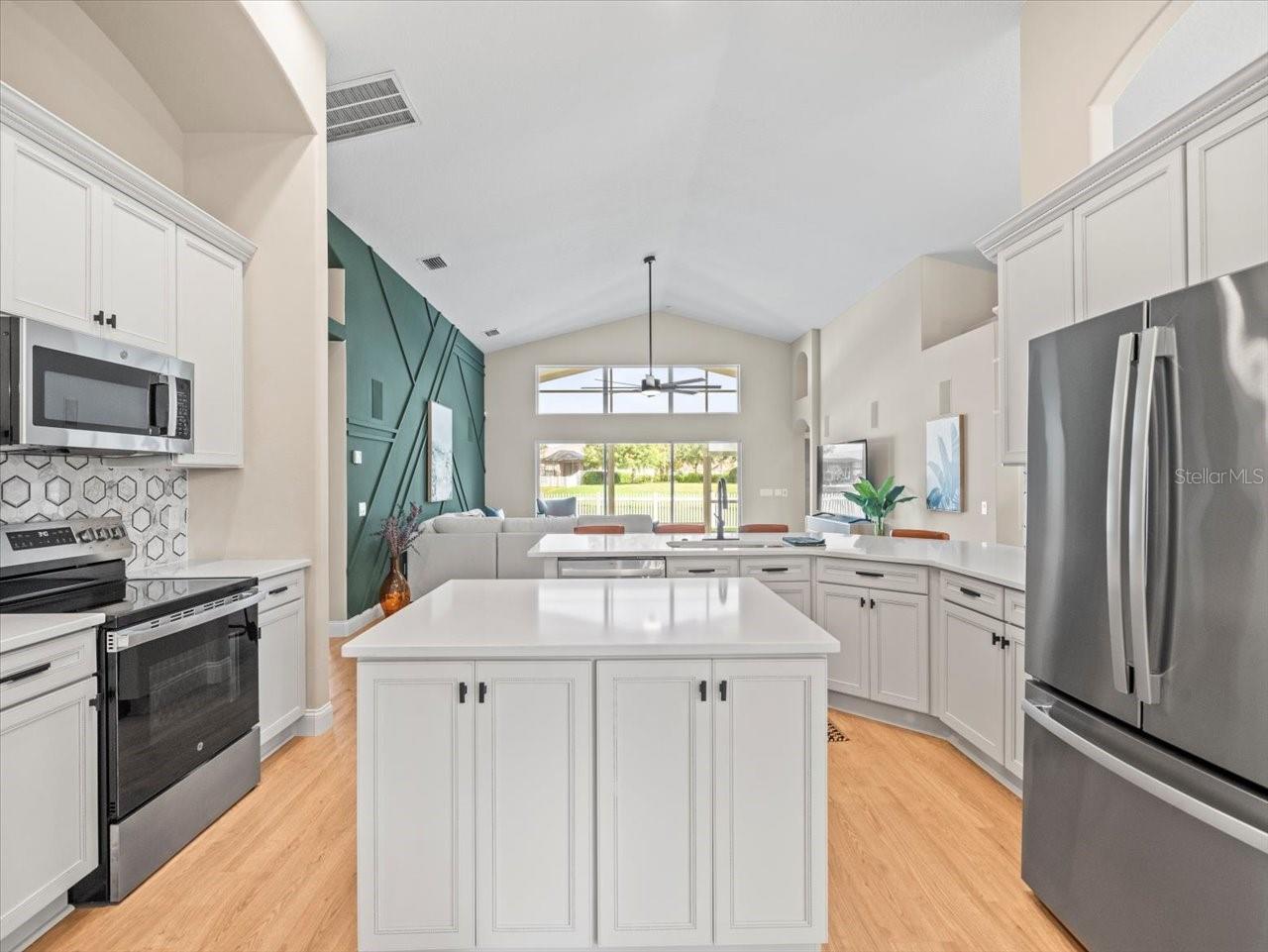 6840 SPARKLING WAY, WESLEY CHAPEL, FL, 33545