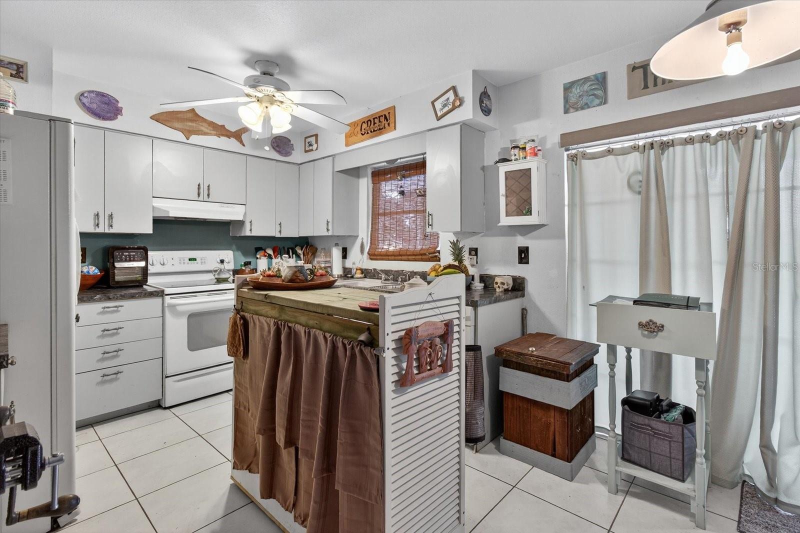 2415 19TH ST E, BRADENTON, FL, 34208