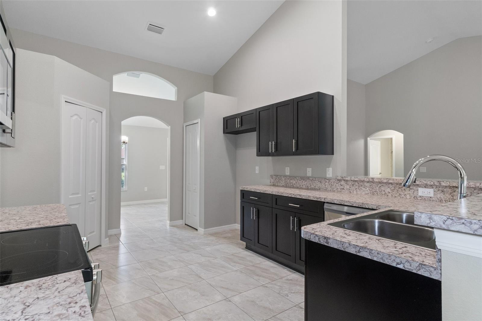 11172 PIGEON AVE, WEEKI WACHEE, FL, 34614