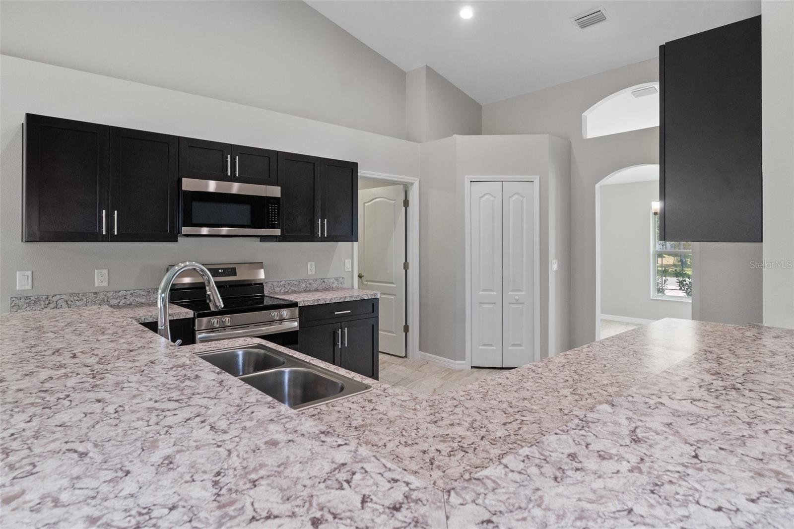 11172 PIGEON AVE, WEEKI WACHEE, FL, 34614