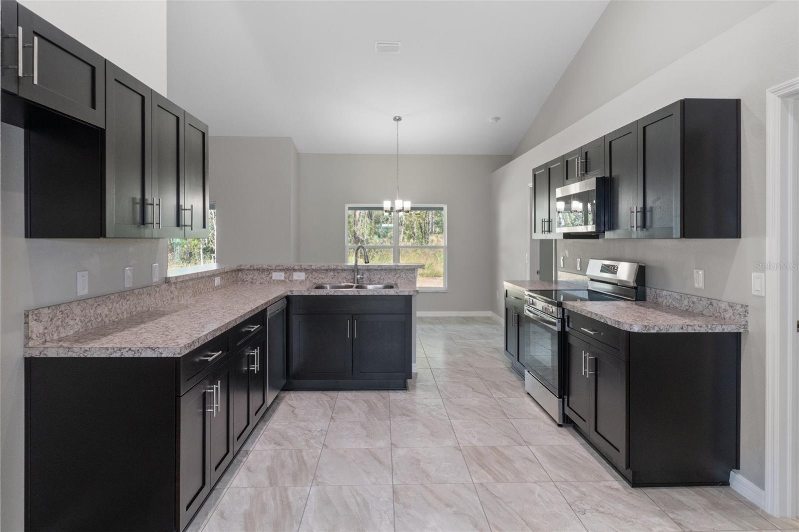 11172 PIGEON AVE, WEEKI WACHEE, FL, 34614