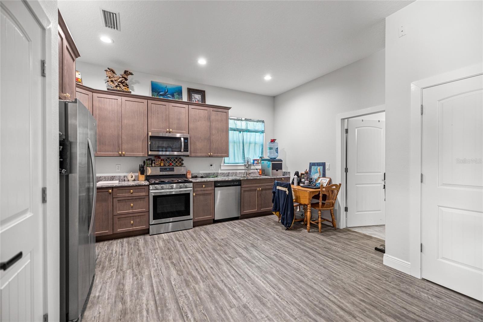 2700 WESTSIDE DR, LEESBURG, FL, 34748