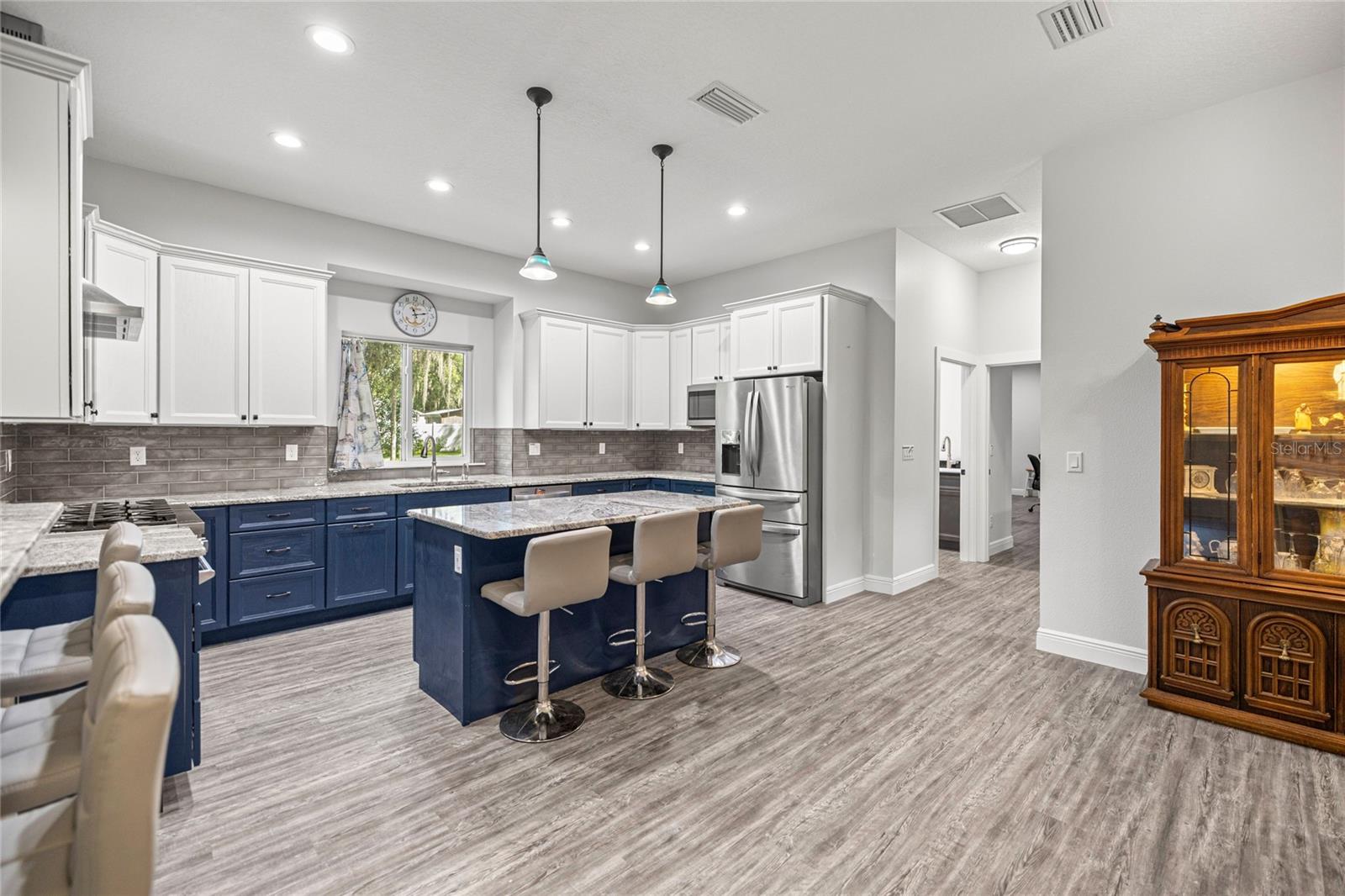 2700 WESTSIDE DR, LEESBURG, FL, 34748