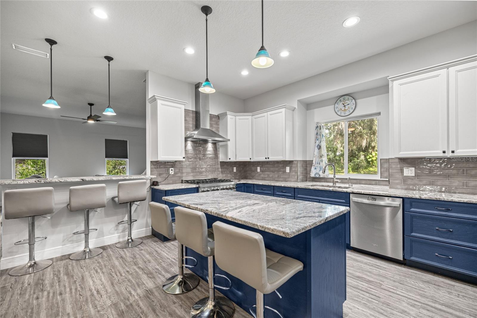 2700 WESTSIDE DR, LEESBURG, FL, 34748