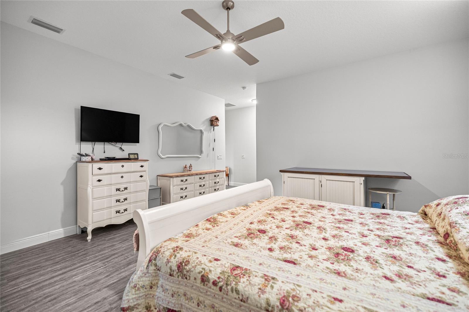 2700 WESTSIDE DR, LEESBURG, FL, 34748