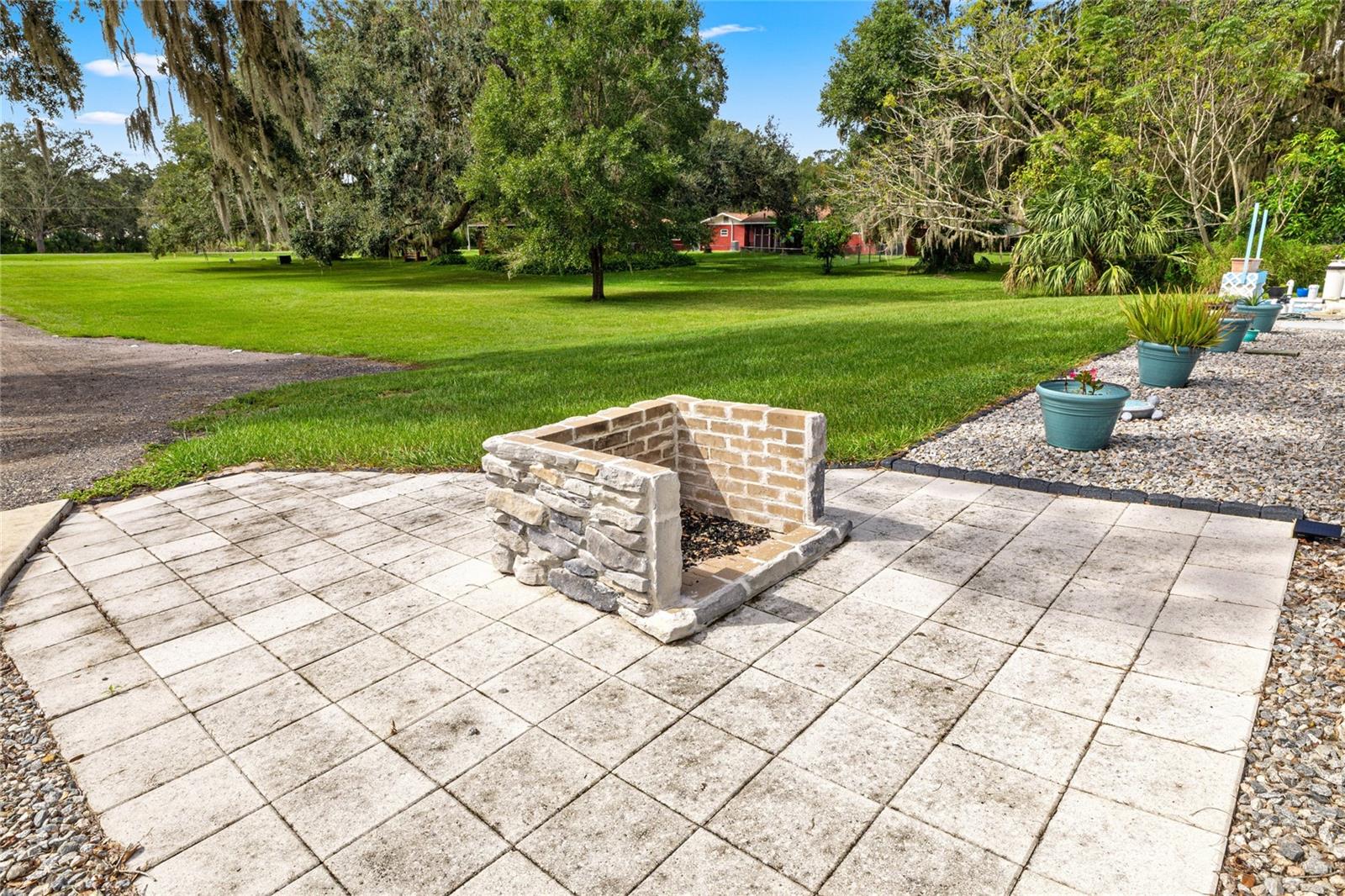 2700 WESTSIDE DR, LEESBURG, FL, 34748