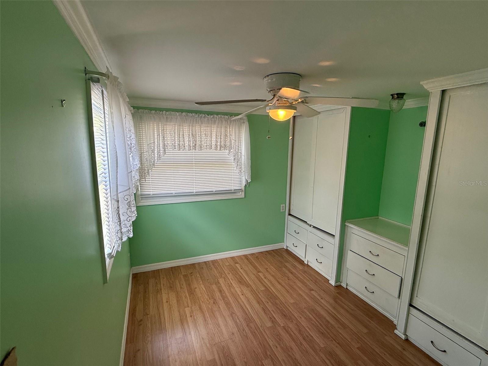 5102 HILL DR, ZEPHYRHILLS, FL, 33542