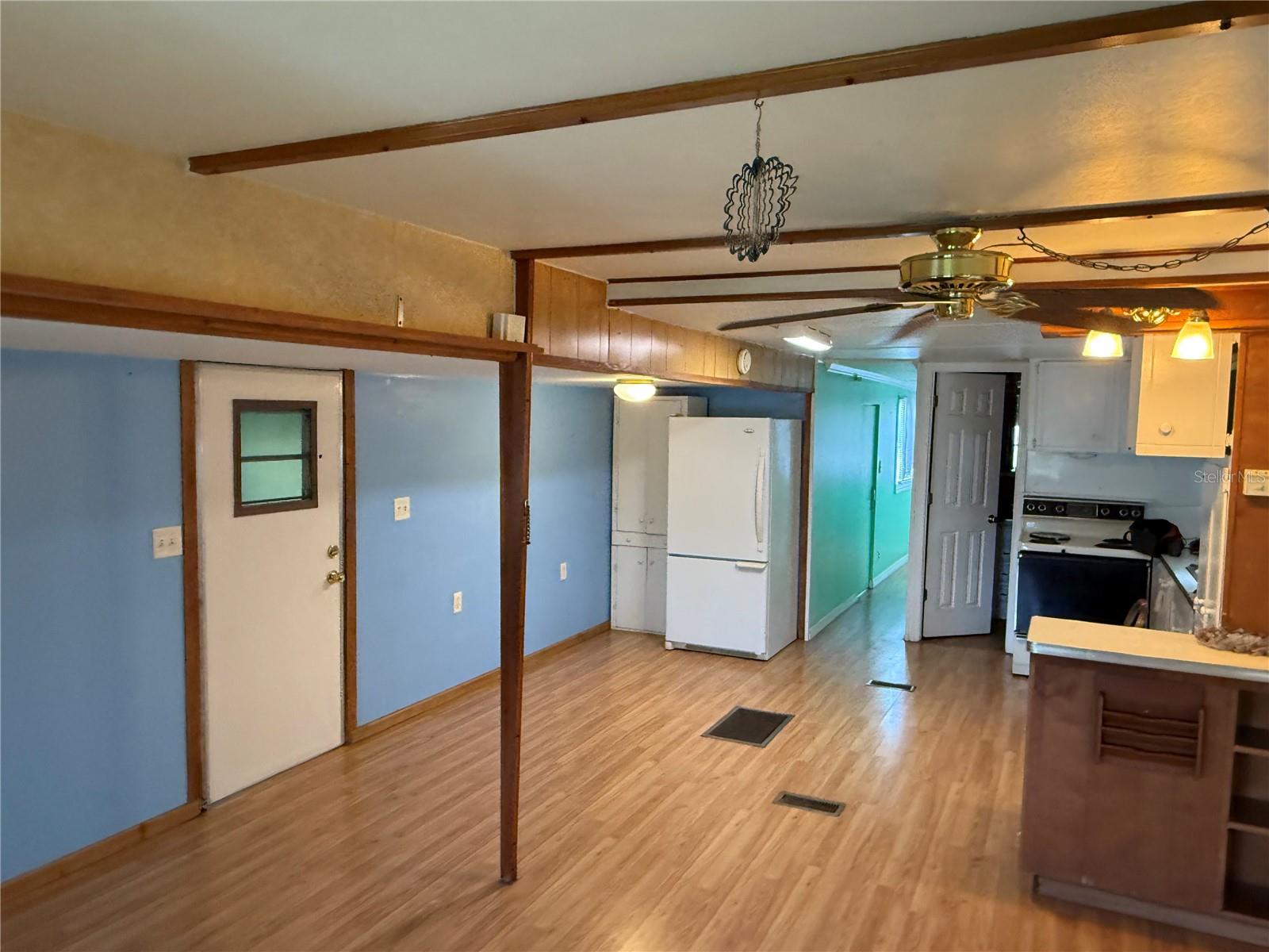 5102 HILL DR, ZEPHYRHILLS, FL, 33542